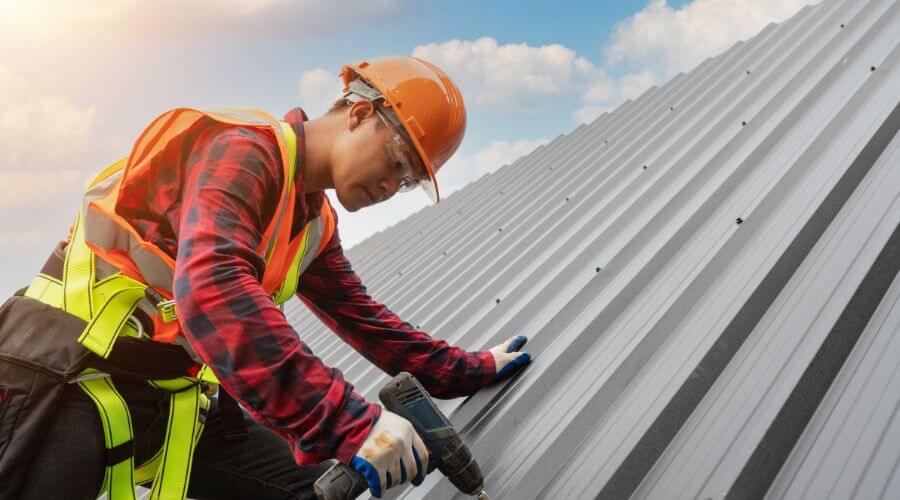 Professional gutter cleaning in Glenham, SD